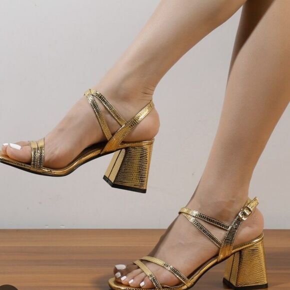 BRAND NEW UNISA BLOCK HEEL SQUARE OPEN TOE SANDAL G1 - Picture 1 of 15